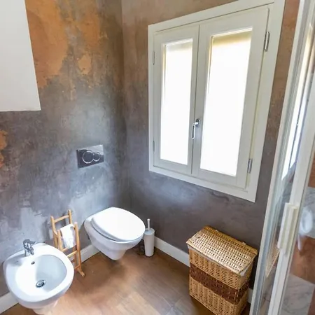 Cozy In San Frediano 아파트