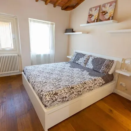 Cozy In San Frediano * 피렌체